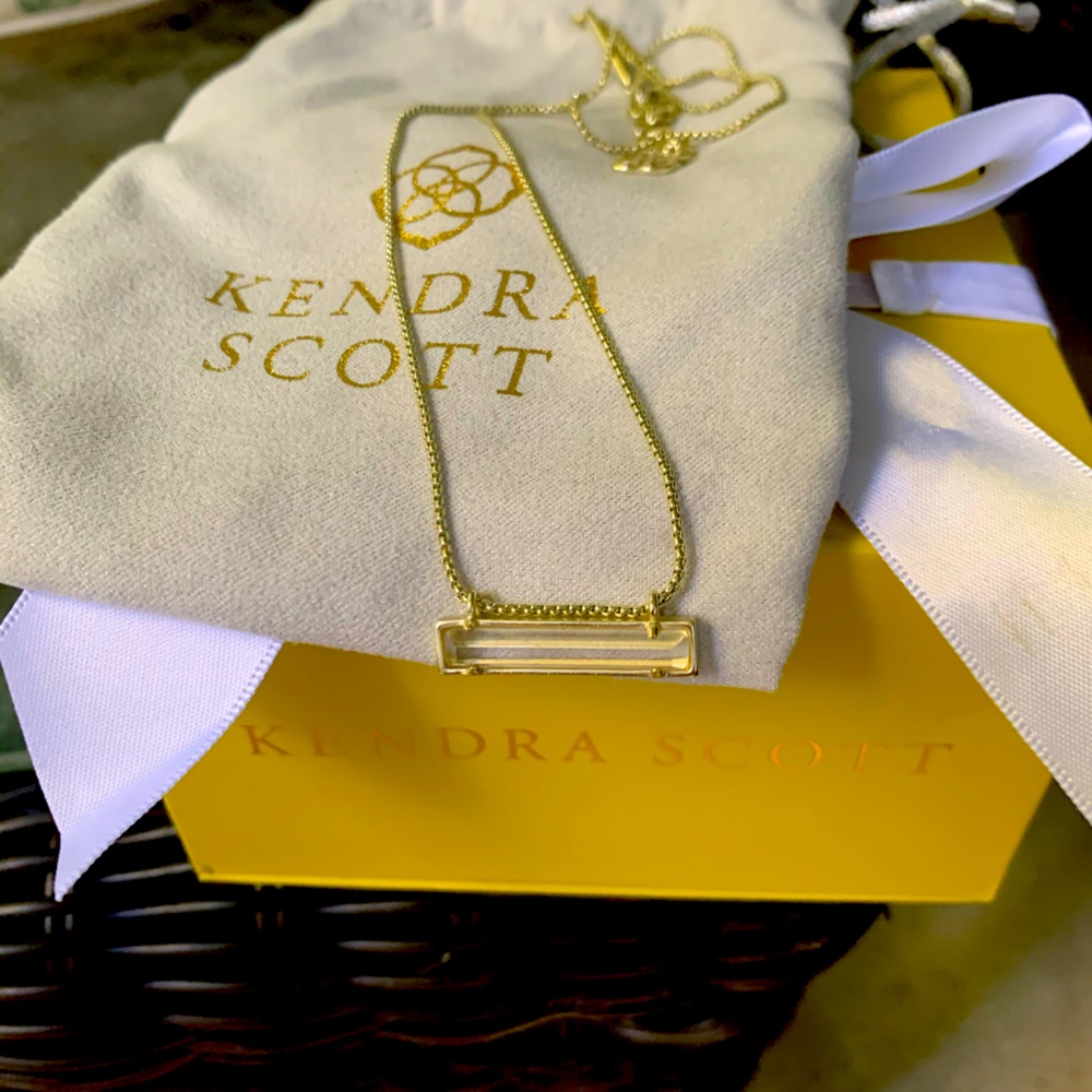 Kendra Scott Leanor necklace